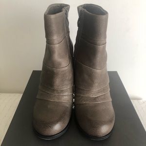 Vince Camuto - Women’s Booties size 7 - Grey